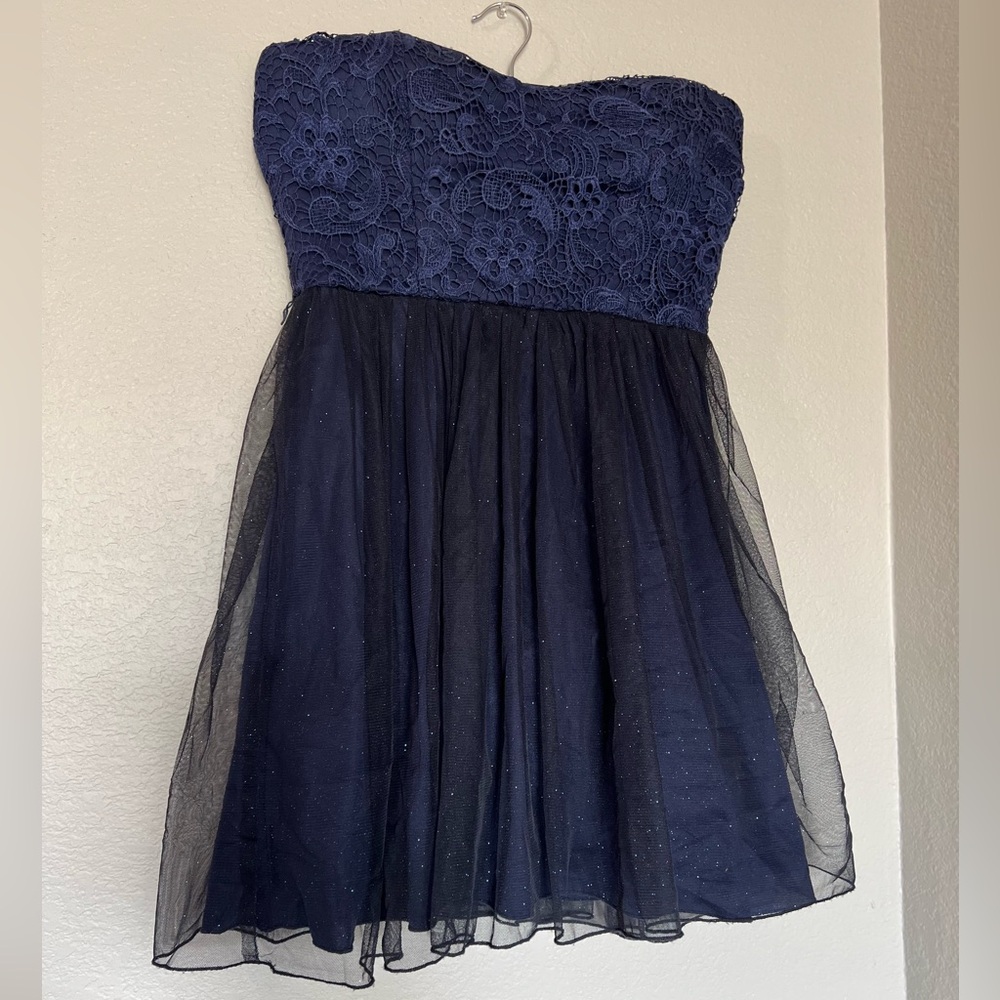 Speechless Navy Lace Strapless Tulle Dress  GRADUATION COCKTAIL
SIZE 9 Y2K